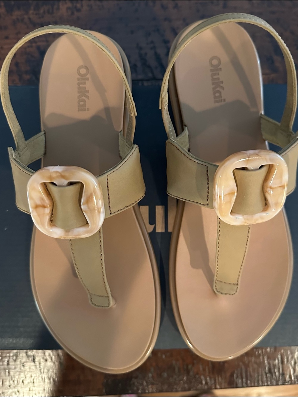 OluKai Women's Beige Leather T-Strap Sandals with Marbled Buckle, Size 8